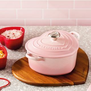 Le Creuset ketaus širdies troškinys