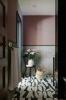 Interjero dizainerė Eneia White pasenusį vonios kambarį paverčia įmantriu poilsiu
