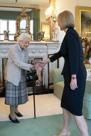 karalienė Elizabeth II ir naujasis konservatorių partijos lyderis bei išrinktasis Didžiosios Britanijos ministras pirmininkas Liz Truss susitinka Balmoral pilyje