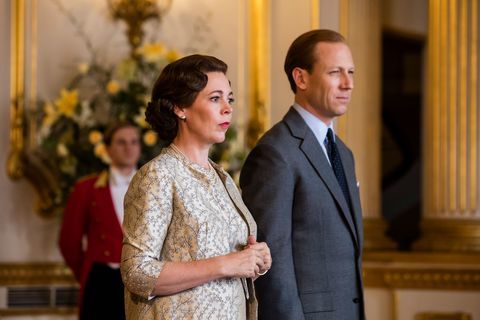 „The Crown“ sezone - „Olivia Colman“ kaip karalienė Elžbieta.