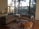 Galite likti šiuose amžiaus vidurio Los Andželo namuose nemokamai, mainais už augintinių sėdėjimą
