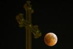 Vaizdai: Mėnulio kraujo užtemimas liepą, JK