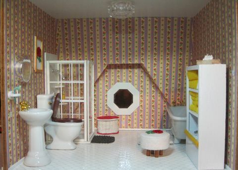 lėlių namelio vonios kambarys