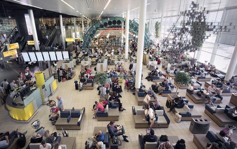 Schiphol oro uosto išvykimo holas, Amsterdamas