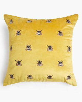 Aksominė bičių pagalvėlė