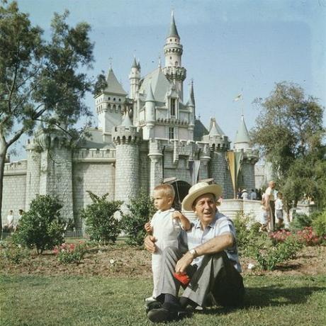 geriausios „Disney“ nuotraukos „Walt Disney“ ir 1955 m