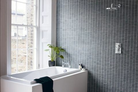 „Britton“ vonios kambario tausojanti vonia
