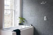Idėjos mažiems vonios kambariams, padėsiančios maksimaliai padidinti erdvę