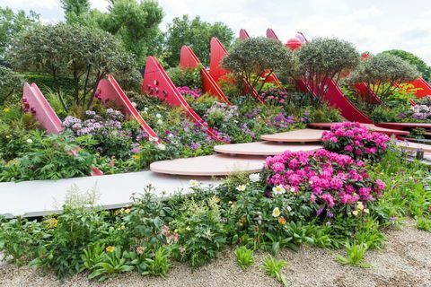 Parodų sodas: Šilko kelio sodas, Čengdu, Kinija. Sukūrė: Laurie Chetwood ir Patrick Collins. Remia: „Creativersal“. „RHS Chelsea Flower Show 2017“