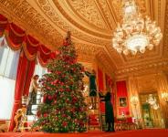Vindzoro pilies kalėdinis dekoras pagerbia karalienę Viktoriją ir princą Albertą