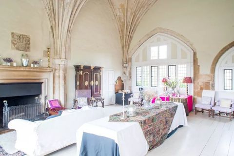 „Butley Priory“ interjeras - „Airbnb“