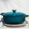 „Le Creuset“ ketaus virtuvės indams taikomos Naujųjų metų nuolaidos