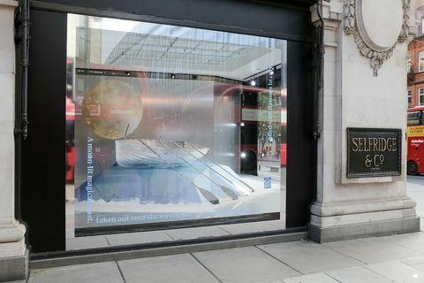 „Selfridges“ kalėdinis lango vitrina, Londono Oksfordo gatvėje