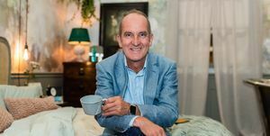 Kevin McCloud portretas