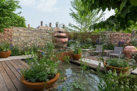 Davido Neale'o suprojektuotas tylus baseino džino sodas - „Space to Grow“ - „Chelsea Flower Show 2018“