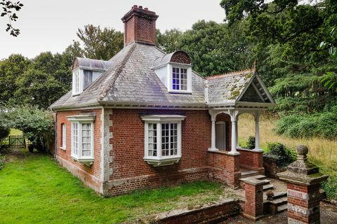 Stedcombe namas, parduodamas žavus Williamo ir Mary namas Axmouth mieste, Devone
