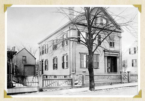 „Lizzie Borden“ namas Fall upėje, Masačusetso valstijoje, siaubingo nusikaltimo vietoje, paverstas vaikų lopšeliu, buvo šių metų pradžioje įsigijo verslininkas, kuris planuoja jį paversti muziejui skirta lova ir pusryčiai