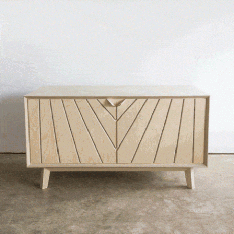 „Peel Credenza“ pateikė Leah K.S. Amick