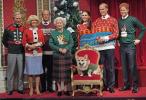 Kodėl taip, ši „karalienės“ nuotrauka, vilkinti „Corgi“ kalėdiniu megztiniu, yra viskas