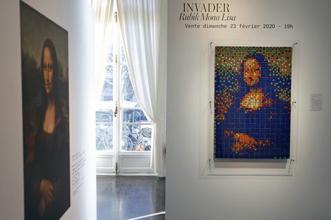 „Artcurial“ aukciono namuose Paryžiuje eksponuojama gatvės dailininkų įsibrovėlio „Rubik Mona Lisa“