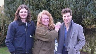 „BBC One“ 20 dalių serija „Gelbėjimas sode“ su Charlie Dimmock ir „The Rich Brothers“, Deividu ir Harry.