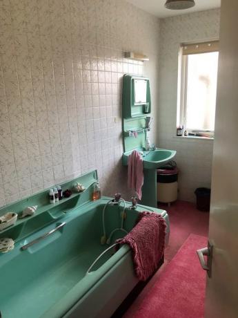 Viktorijos laikų santechnika - JK blogiausio vonios kambario varžybos