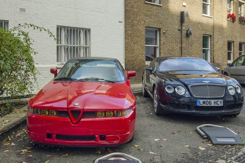 „19G Hyde Park Gardens“ - „Bentley“ ir „Alfa“