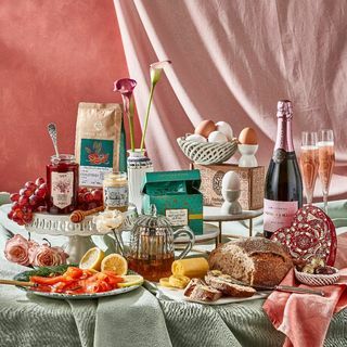 Valentino šampano pusryčių dėžutė