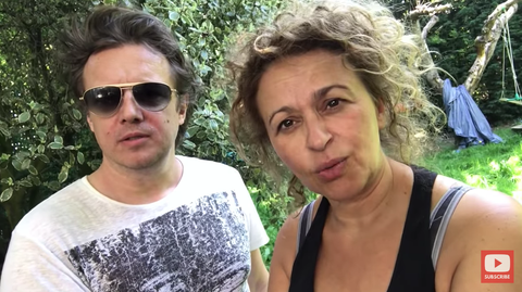 Nadia Sawalha ir vyras Markas Adderley - sodas sos vlog - „YouTube“ vaizdo įrašų dienoraštis