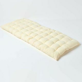 Grietinėlės suolelio pagalvėlė